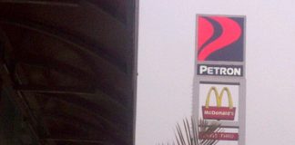 McDonald's Mobil KL-Seremban Highway
